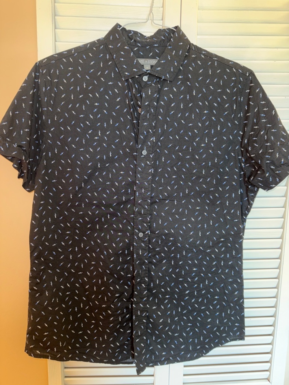 Slate & Stone Black Short-Sleeve Button-Down Shirt with Blue Micro Pattern